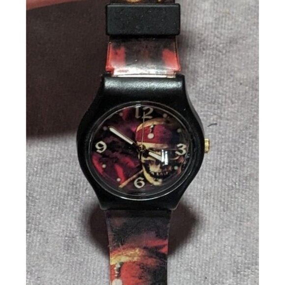 Pirates Of The Caribbean Watch main image 4